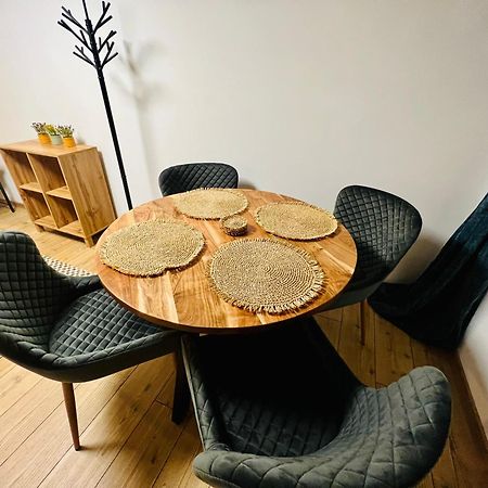 Apartment Fuer 2 Erwachsene Und 2 Kinder, Ausgestattet Mit Einem Weinkeller Und Einem Kleinen Hof - Self-Made Fruehstueck Inbegriffen Retz Eksteriør bilde