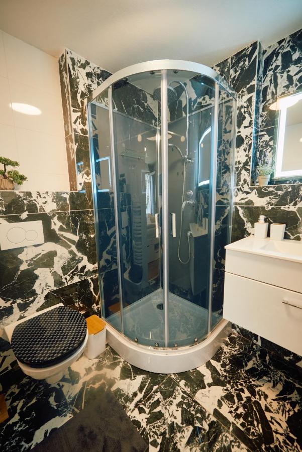 Apartment Fuer 2 Erwachsene Und 2 Kinder, Ausgestattet Mit Einem Weinkeller Und Einem Kleinen Hof - Self-Made Fruehstueck Inbegriffen Retz Eksteriør bilde