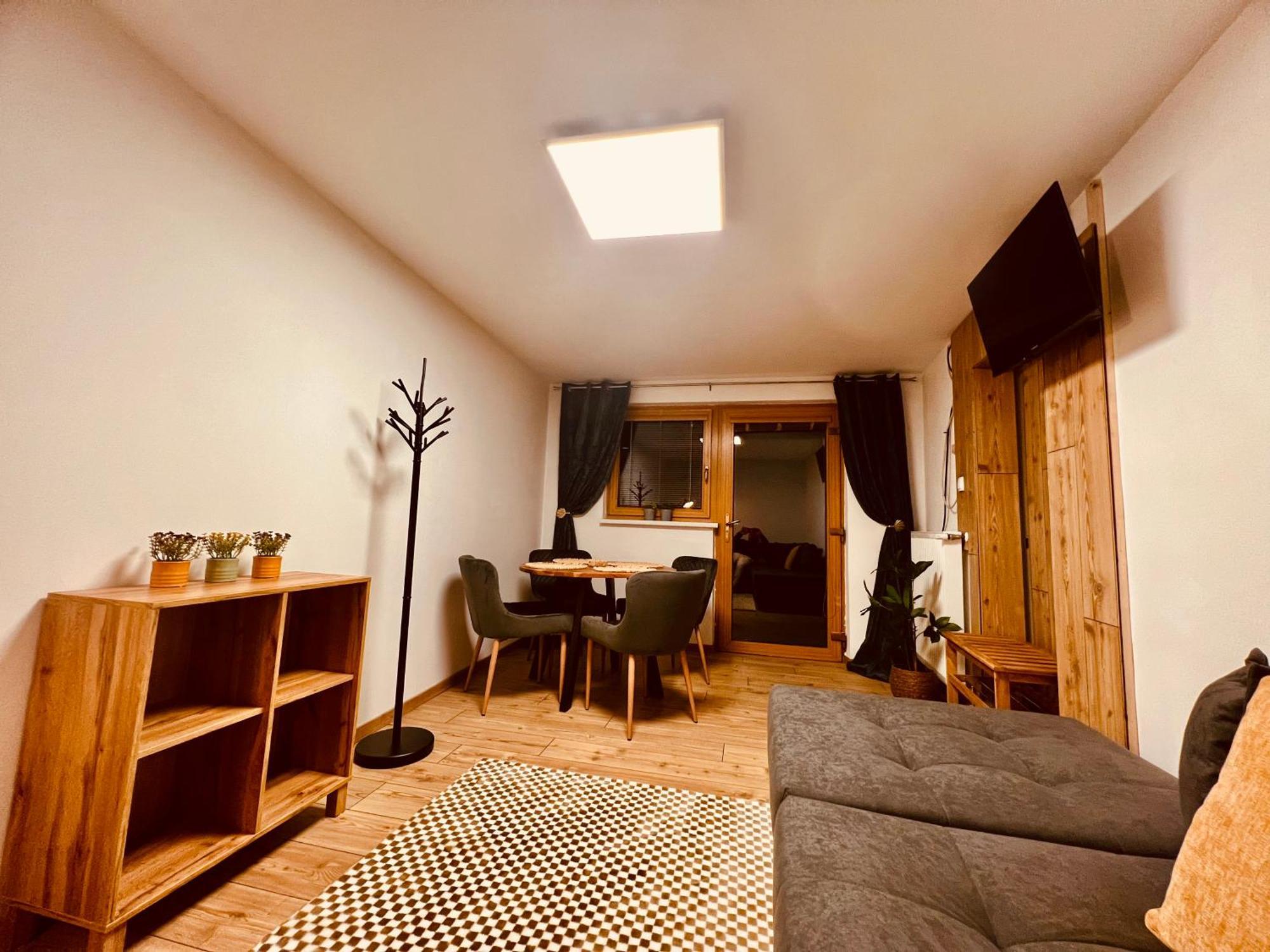 Apartment Fuer 2 Erwachsene Und 2 Kinder, Ausgestattet Mit Einem Weinkeller Und Einem Kleinen Hof - Self-Made Fruehstueck Inbegriffen Retz Eksteriør bilde